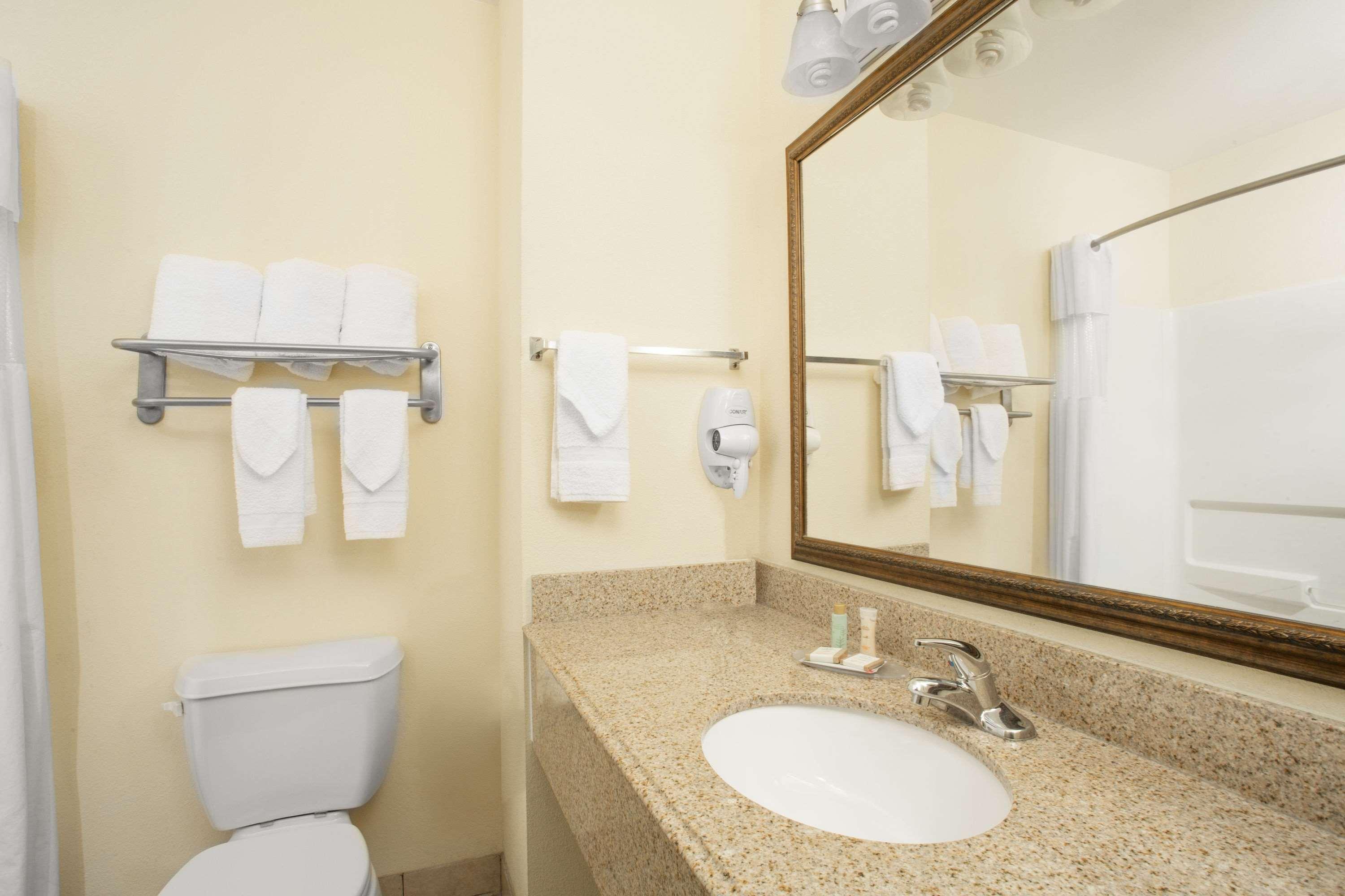Howard Johnson By Wyndham Houma Exterior photo